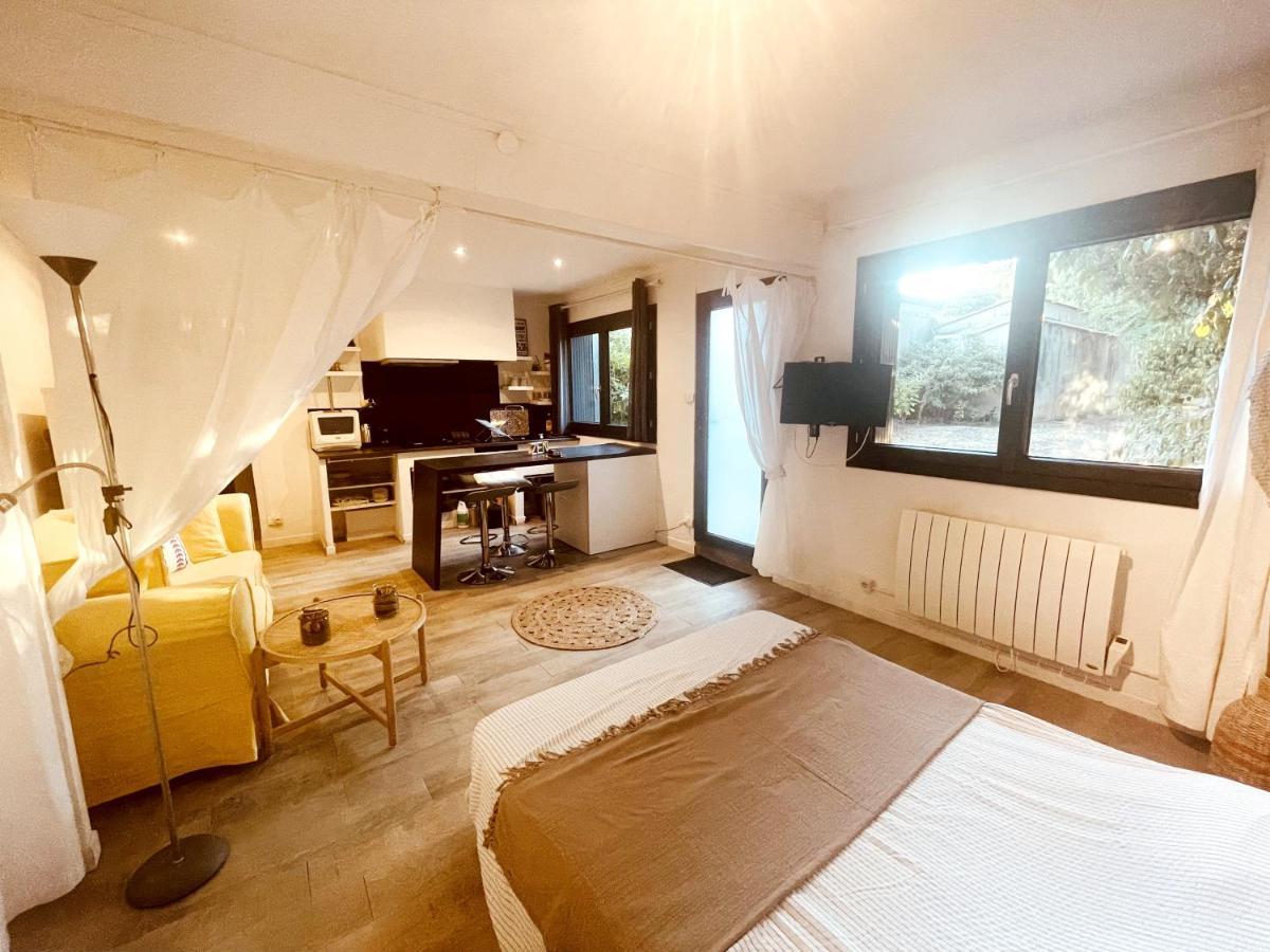 Superbe Appartement Boheme Dans Les Vignes Nimes Exterior photo